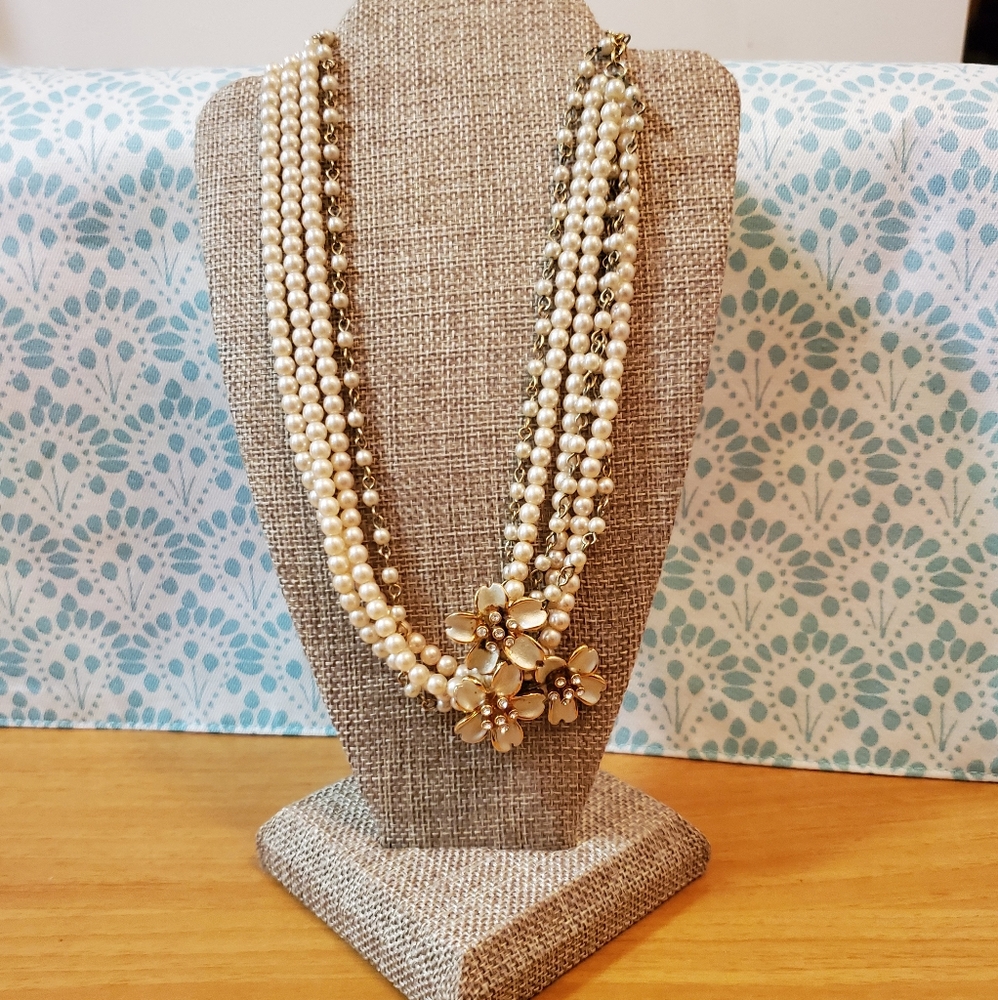 Flower ivory necklace